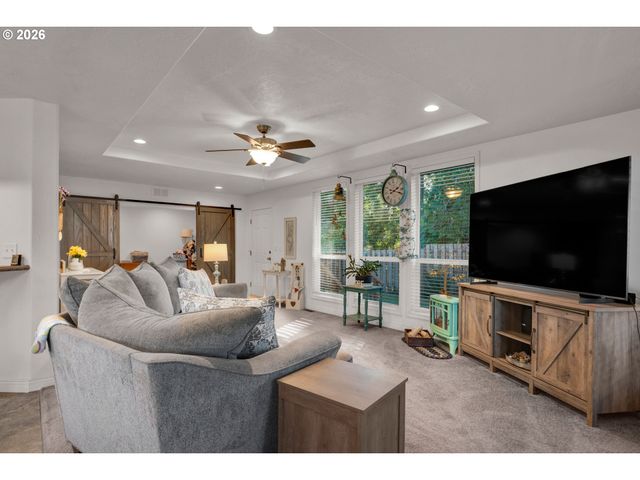 89555 SHORE CREST Dr, Florence, OR 97439