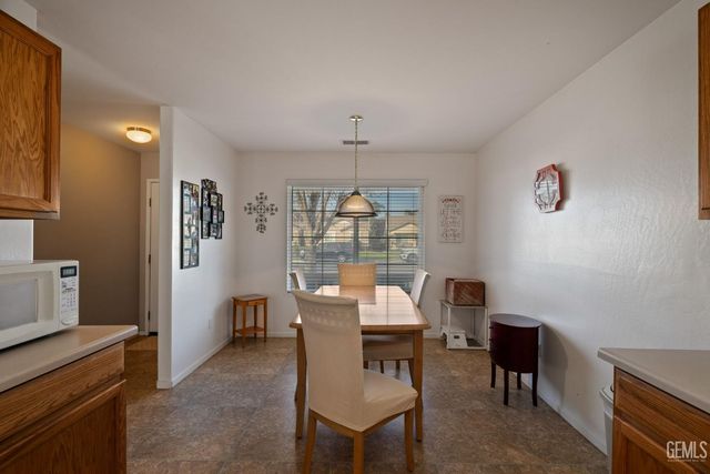 10715 Sunset Ranch Drive, Bakersfield, CA 93311