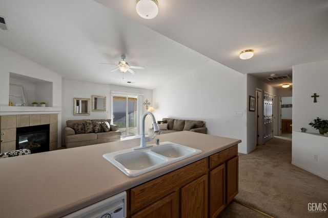 10715 Sunset Ranch Drive, Bakersfield, CA 93311