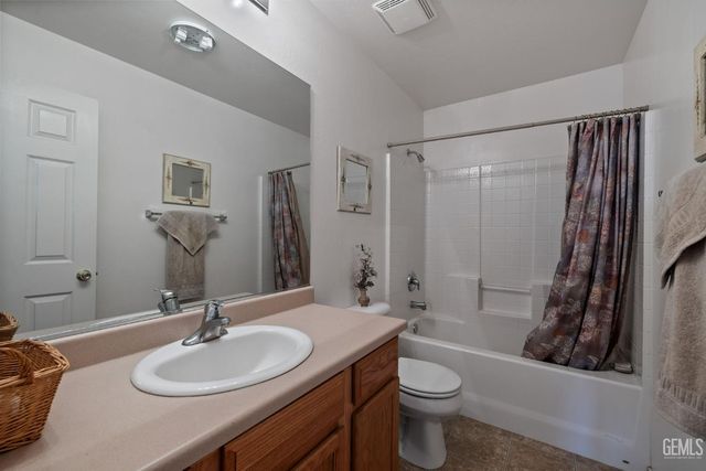 10715 Sunset Ranch Drive, Bakersfield, CA 93311