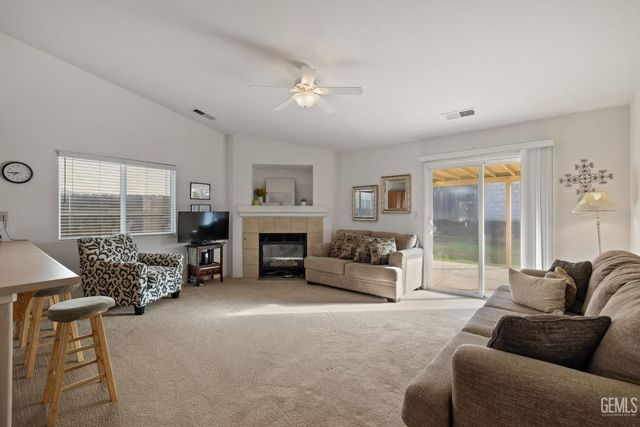 10715 Sunset Ranch Drive, Bakersfield, CA 93311