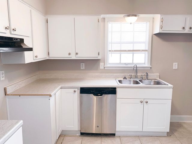 1084 RUTLAND RD, Memphis, TN 38114