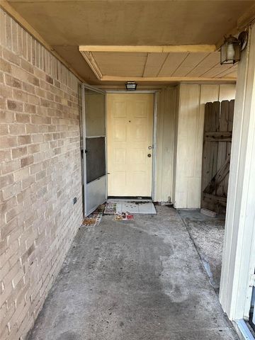 11123 Somerford Drive, Houston, TX 77072