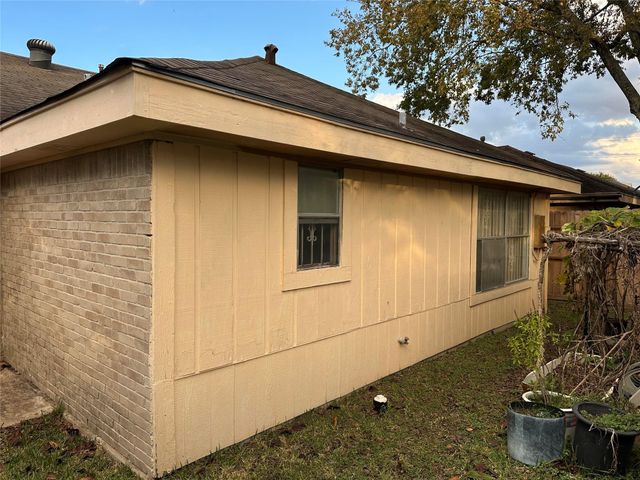 11123 Somerford Drive, Houston, TX 77072