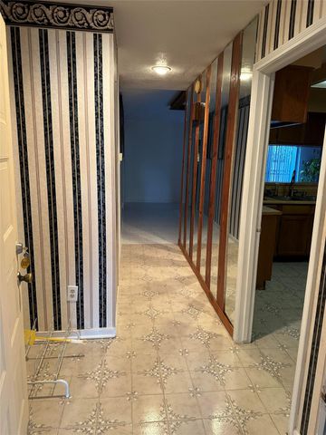 11123 Somerford Drive, Houston, TX 77072