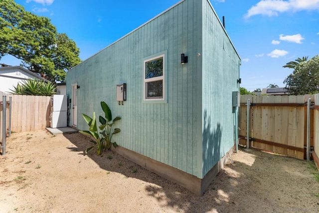 5364 Adams, San Diego, CA 92115