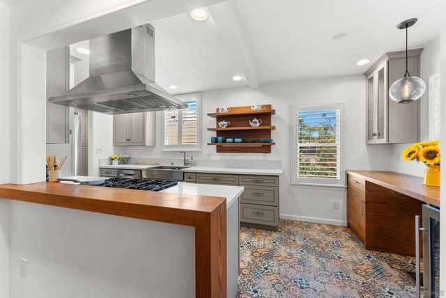 5364 Adams, San Diego, CA 92115