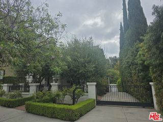 2500 Hyperion Avenue, Silver Lake, CA 90027