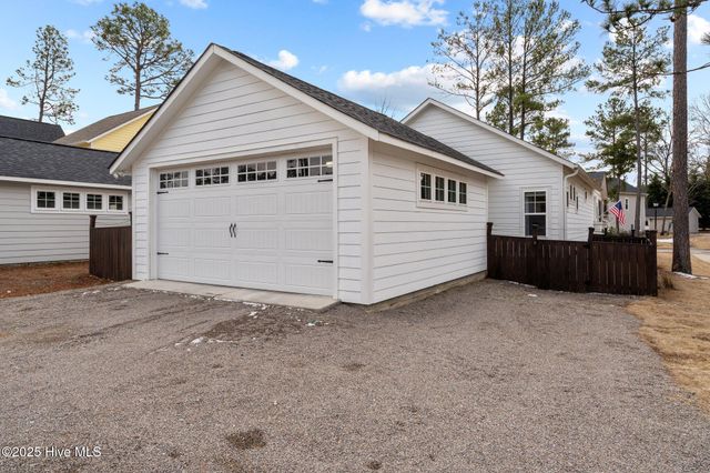 560 Wellers Way, Southern Pines, NC 28387