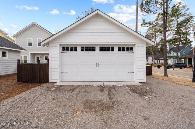 560 Wellers Way, Southern Pines, NC 28387