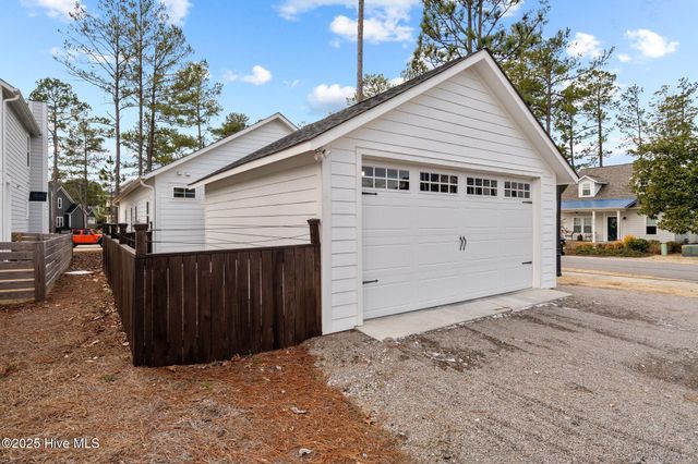 560 Wellers Way, Southern Pines, NC 28387
