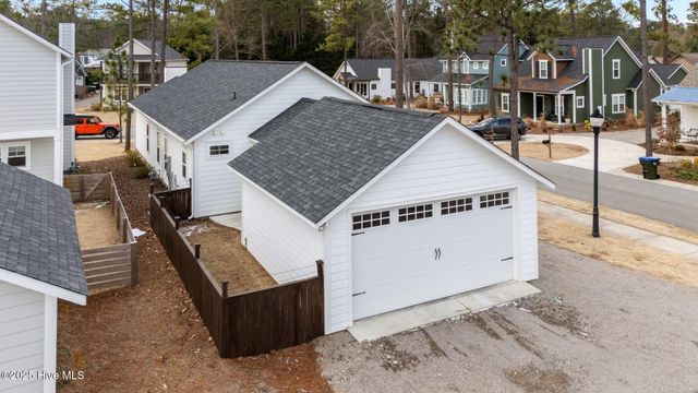 560 Wellers Way, Southern Pines, NC 28387