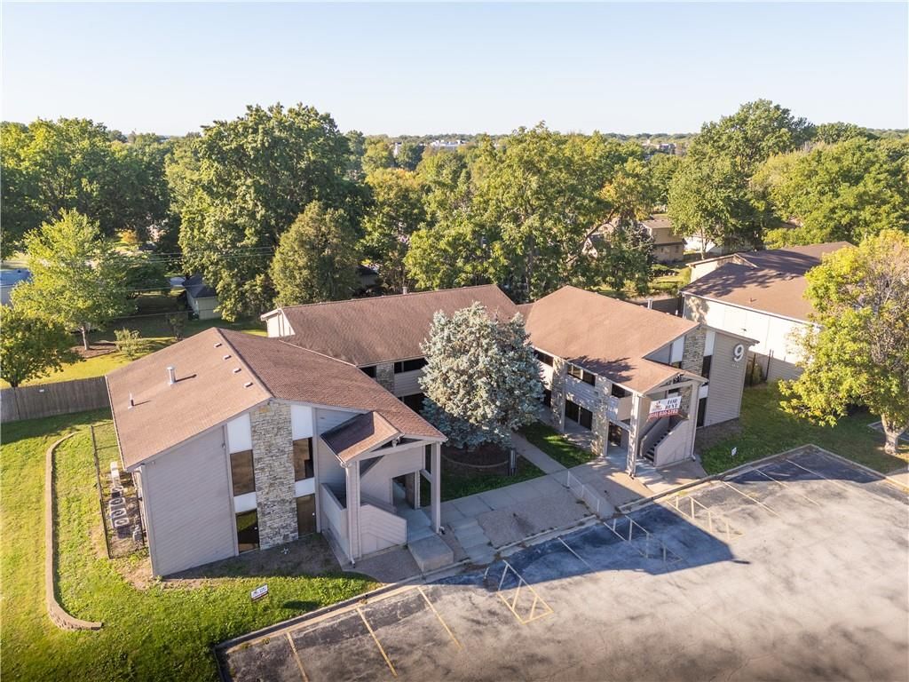 4216 S Hocker Suite 2 Drive, Independence, MO 64055