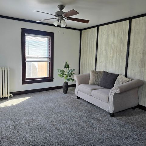 1173 W Pleasant Street, Freeport, IL 61032