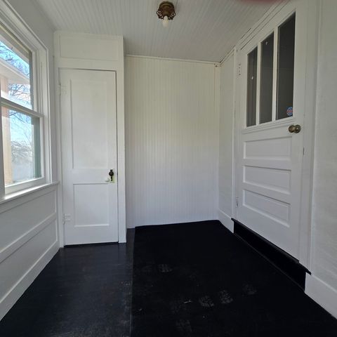 1173 W Pleasant Street, Freeport, IL 61032