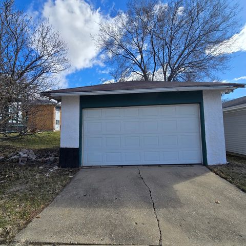 1173 W Pleasant Street, Freeport, IL 61032