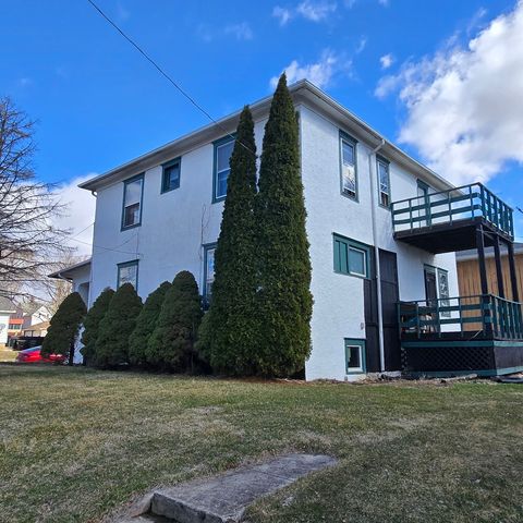 1173 W Pleasant Street, Freeport, IL 61032