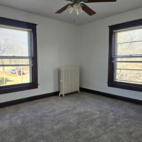 1173 W Pleasant Street, Freeport, IL 61032