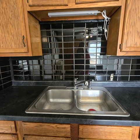 1173 W Pleasant Street, Freeport, IL 61032