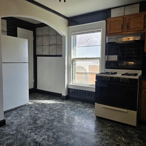 1173 W Pleasant Street, Freeport, IL 61032