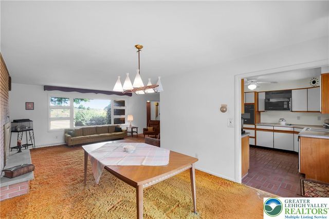 4210 Locust Drive, North Whitehall Twp, PA 18078