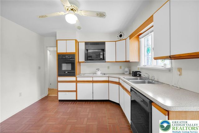 4210 Locust Drive, North Whitehall Twp, PA 18078
