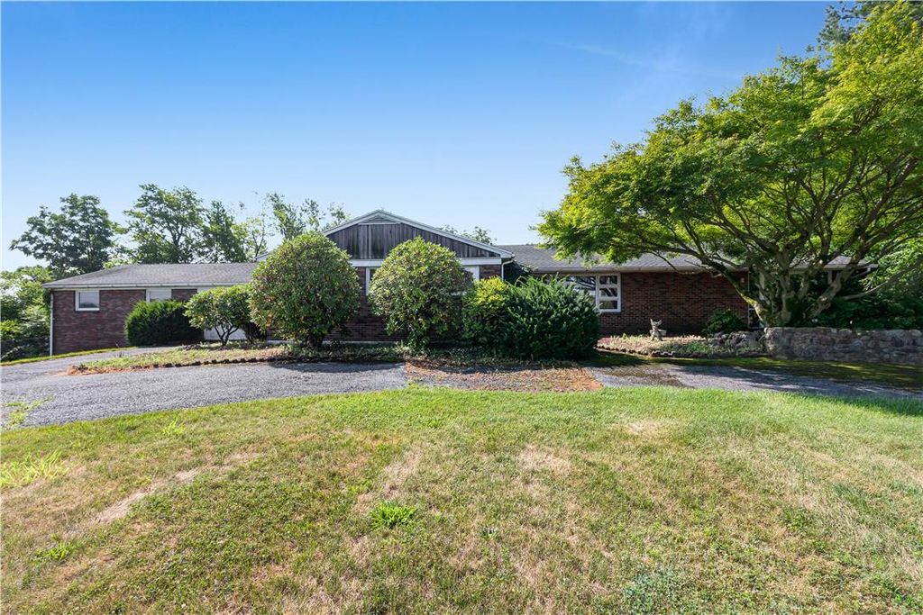 4210 Locust Drive, North Whitehall Twp, PA 18078