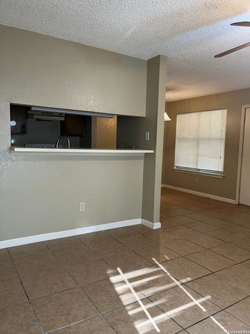 14406 Woods Hole, San Antonio, TX 78233