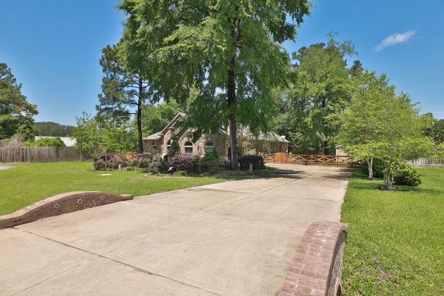18006 Country Meadow Lane, Magnolia, TX 77355