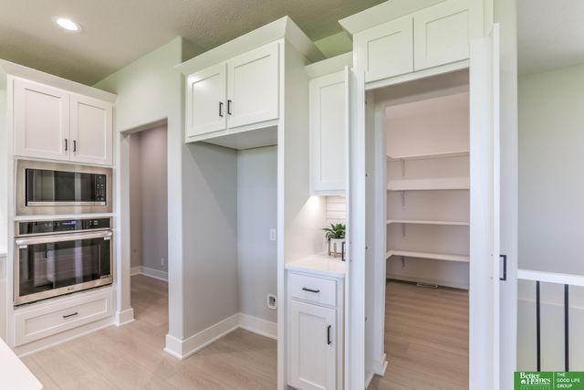 6517 S 214th Street, Elkhorn, NE 68022