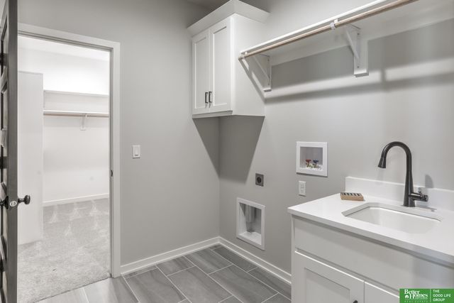 6517 S 214th Street, Elkhorn, NE 68022