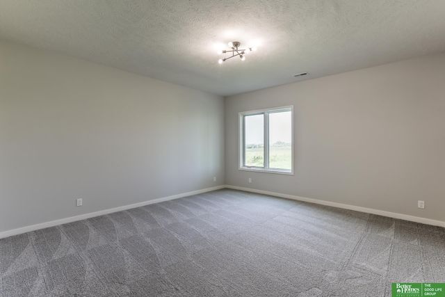 6517 S 214th Street, Elkhorn, NE 68022