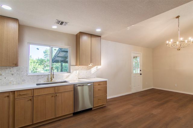 1635 Lakeview DR, Canyon Lake, TX 78133