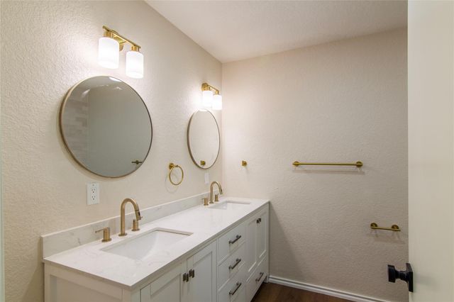 1635 Lakeview DR, Canyon Lake, TX 78133