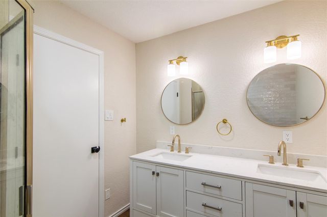 1635 Lakeview DR, Canyon Lake, TX 78133