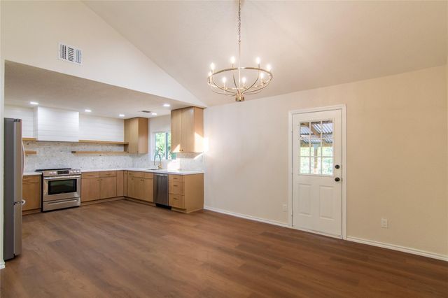 1635 Lakeview DR, Canyon Lake, TX 78133