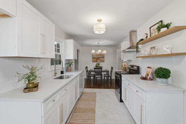 2902 S Washington Ave, Wichita, KS 67216