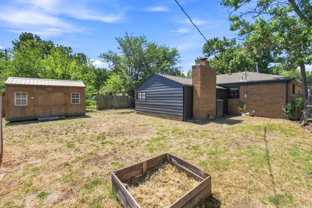 2902 S Washington Ave, Wichita, KS 67216
