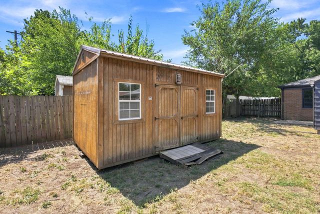 2902 S Washington Ave, Wichita, KS 67216