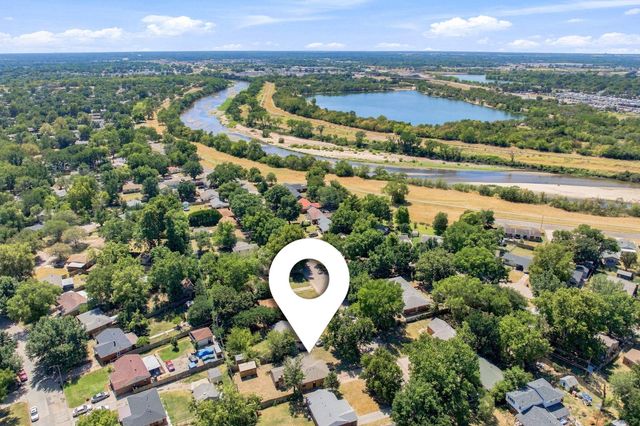 2902 S Washington Ave, Wichita, KS 67216