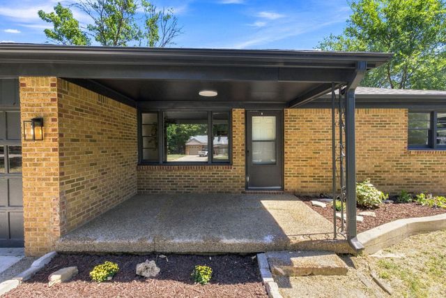 2902 S Washington Ave, Wichita, KS 67216