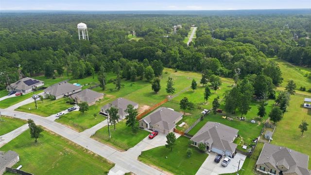6422 Rolling Hills Road, Conroe, TX 77303