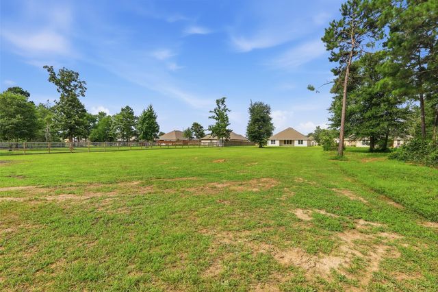 6422 Rolling Hills Road, Conroe, TX 77303