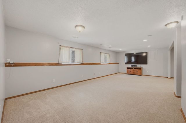 2502 S Lark Ln, Wichita, KS 67215