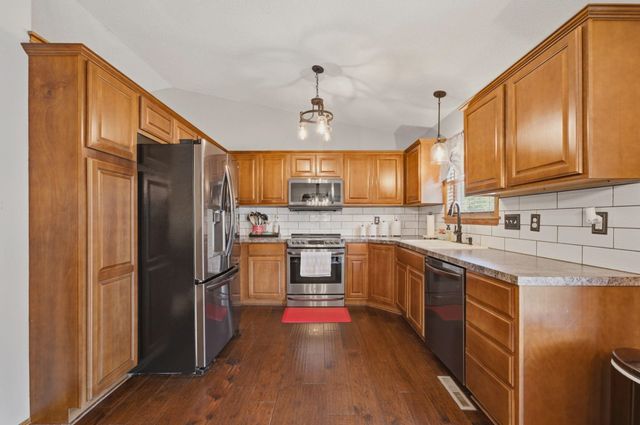 2502 S Lark Ln, Wichita, KS 67215