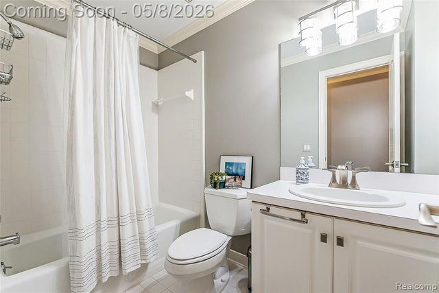 17350 Rolling Woods Circle, Northville, MI 48168