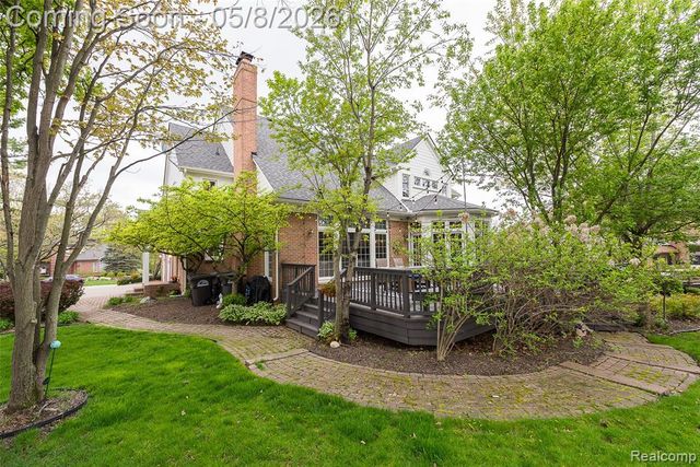 17350 Rolling Woods Circle, Northville, MI 48168