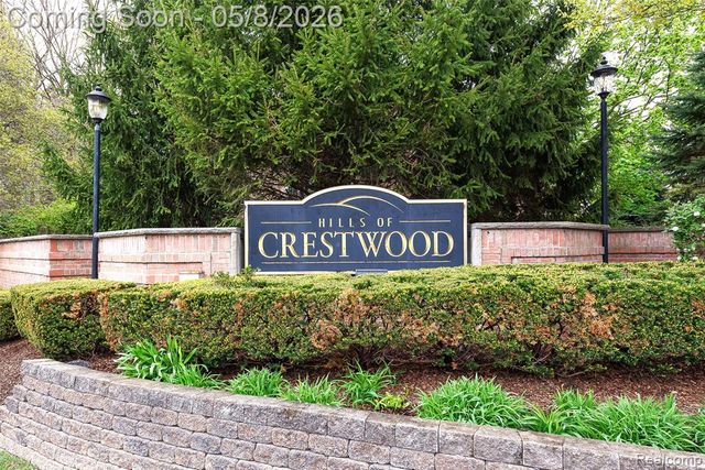 17350 Rolling Woods Circle, Northville, MI 48168