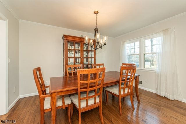 2 Chestnut Hill Rd, Randolph Twp., NJ 07869