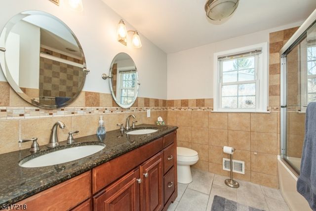 2 Chestnut Hill Rd, Randolph Twp., NJ 07869